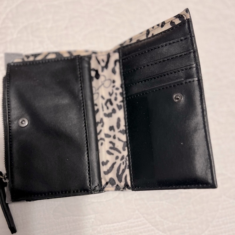 Jessica Simpson Wallet - Picture 3 of 6